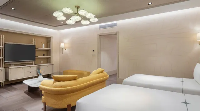 King Suite 8